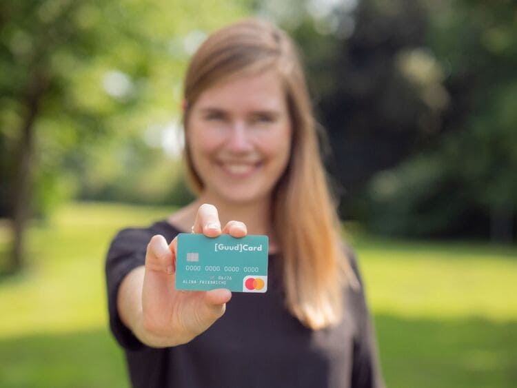 Sustainable consumption with the GuudCard non-cash benefit card for employees of Grüner Strom Label e.V. (Photo: GuudCard)