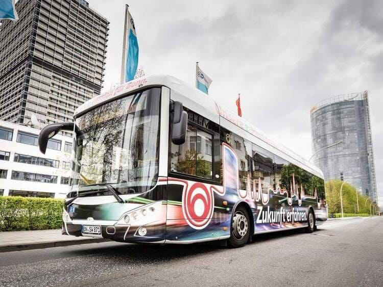 Die "CleanShuttle"-Busse fahren die COP23-Teilnehmer umweltfreundlich durch Bonn - mit Grüner Strom-zertifiziertem Ökostrom der SWB Energie und Wasser. (Foto: Martin Magunia/Stadtwerke Bonn)