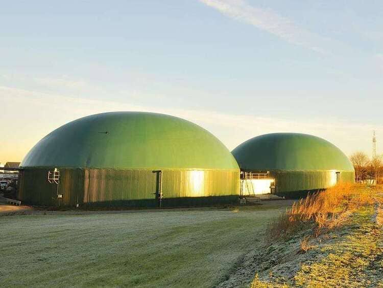 Ob die energetische Nutzung von Biomasse in Biogasanlagen naturverträglich erfolgen kann, hängt laut Meinung der Befragten stark von der Art der Biomasse ab. 95 Prozent halten Biogas aus Reststoffen und Abfall für voll und ganz oder eher naturverträglich.