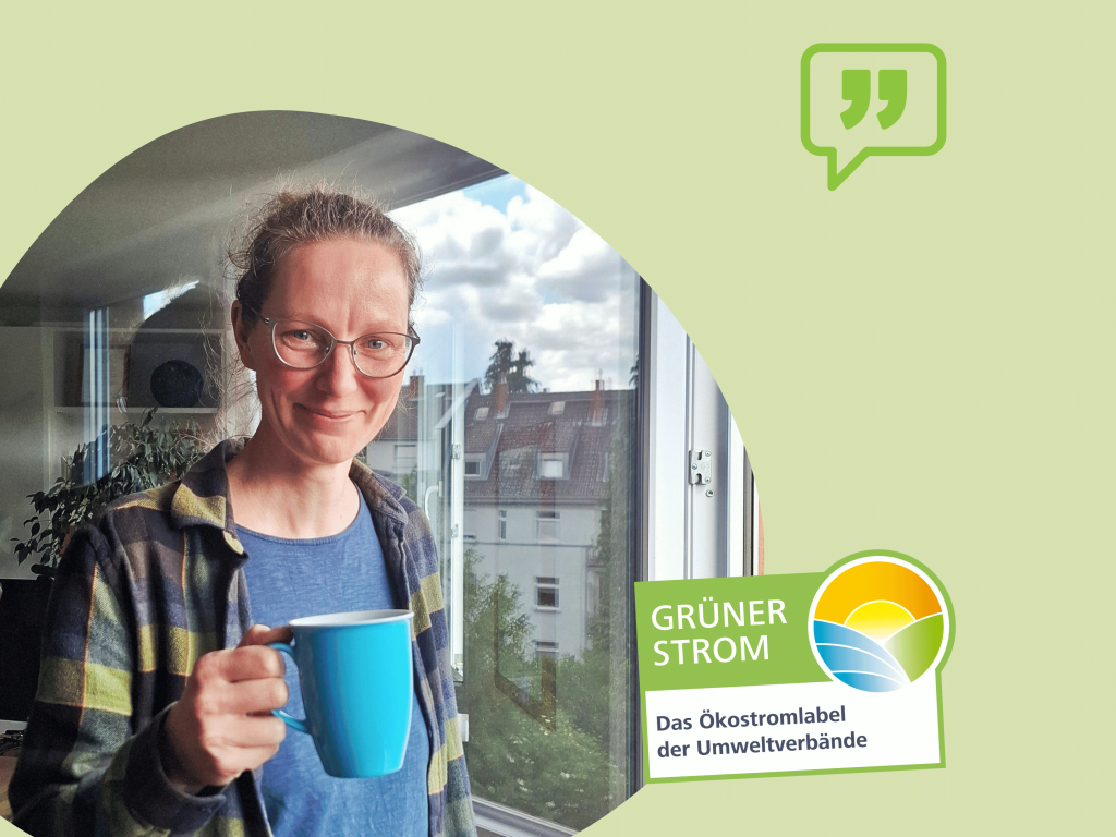 Antonia mit einem Kaffee